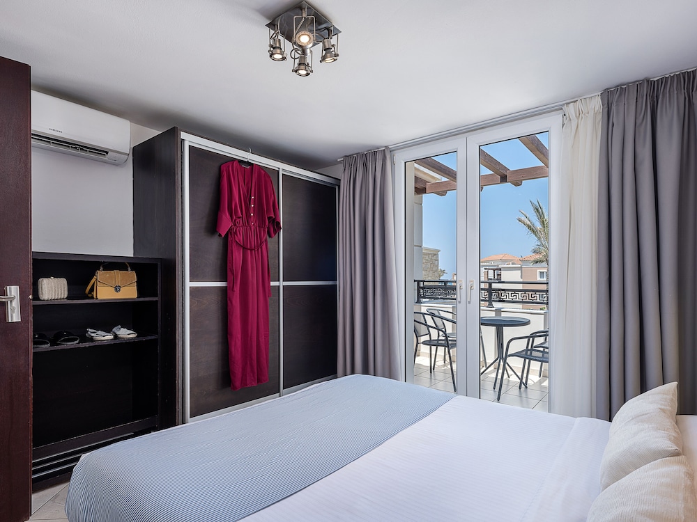 Caldera Beach — Rooms in Gerani Chanion