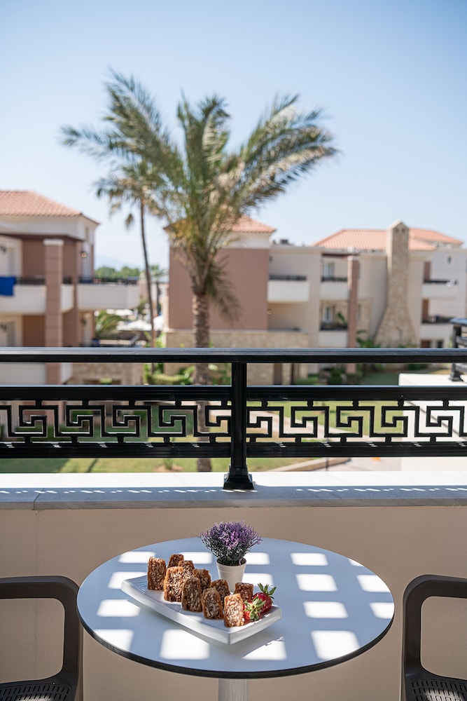 Caldera Beach — Rooms in Gerani Chanion