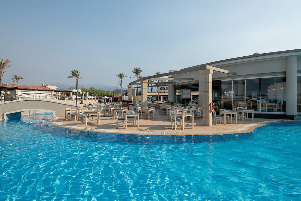 Caldera Beach — Restaurant in Gerani Chanion