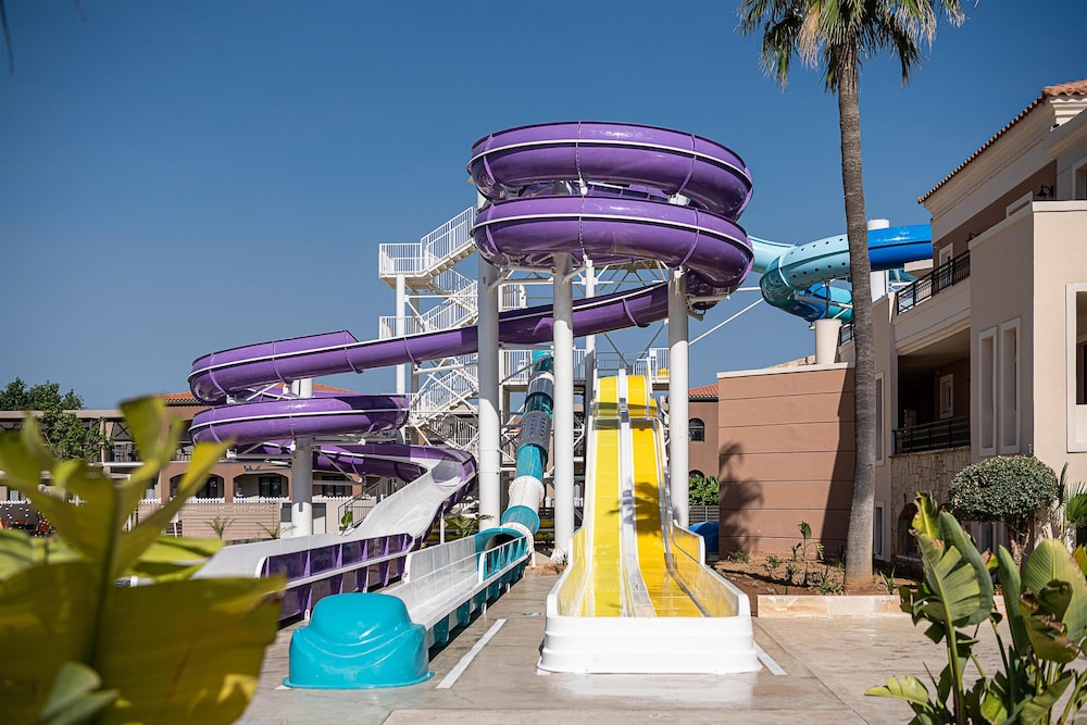 Caldera Beach — On-site activities in Gerani Chanion