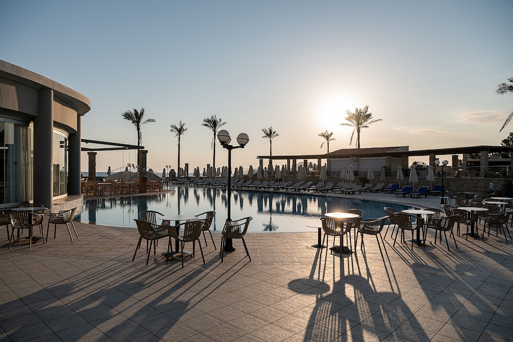 Caldera Beach — Restaurant in Gerani Chanion