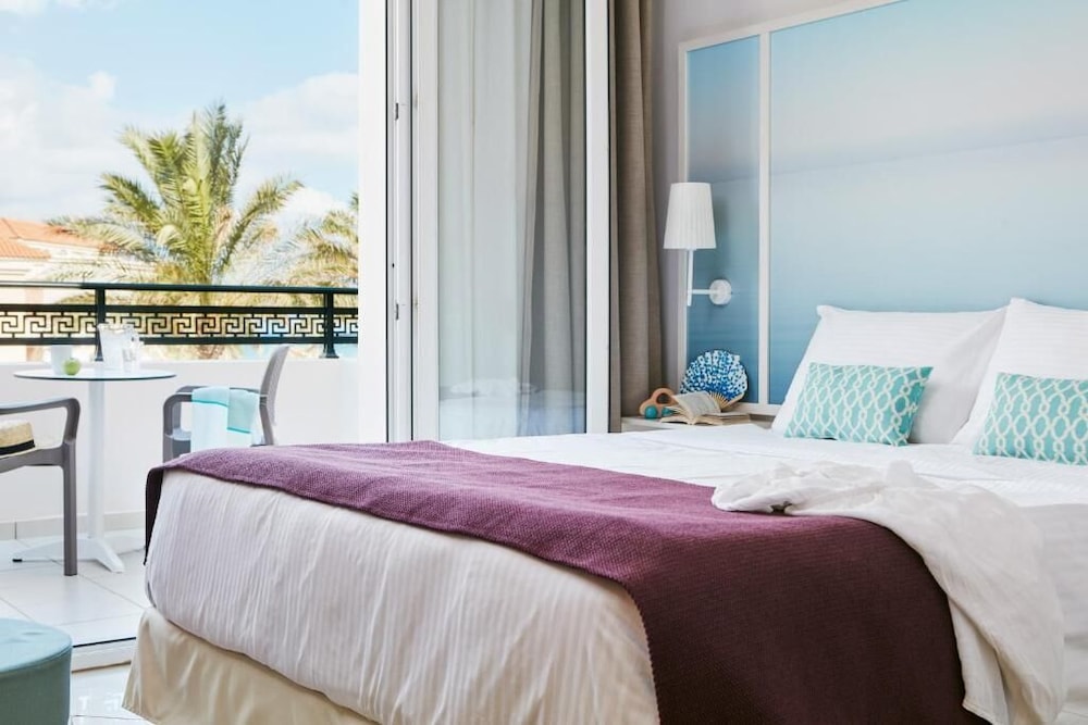 Caldera Beach — Rooms in Gerani Chanion
