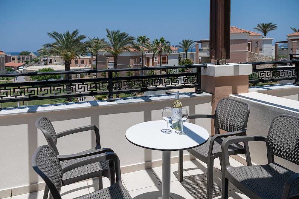 Caldera Beach — Rooms in Gerani Chanion