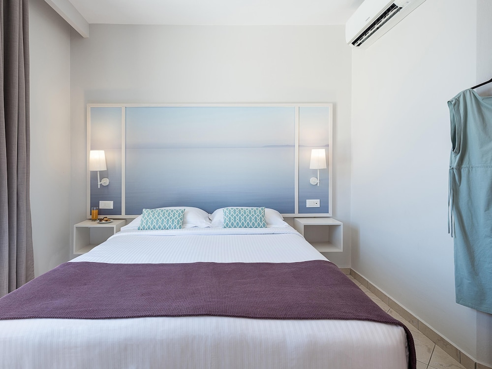 Caldera Beach — Rooms in Gerani Chanion