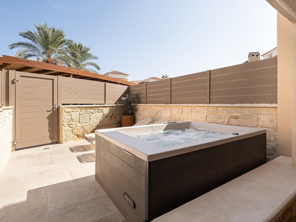 Caldera Beach — Rooms in Gerani Chanion