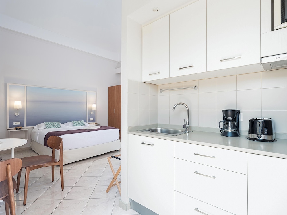 Caldera Beach — Rooms in Gerani Chanion