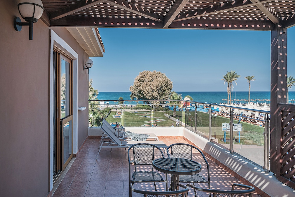 Caldera Creta Paradise — Beach in Platanias