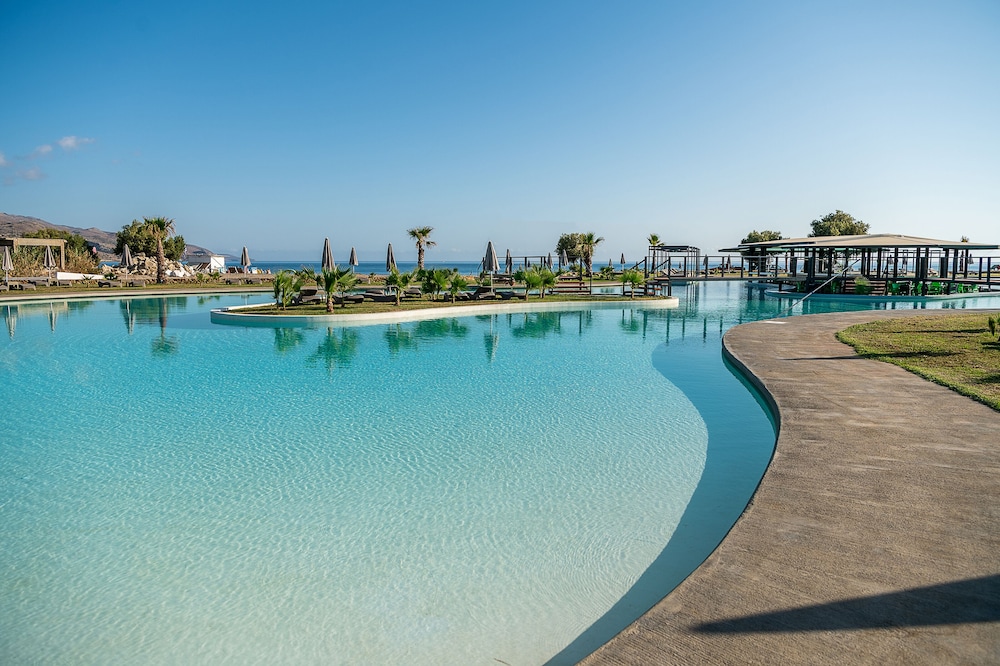 Galini Palace Resort Hotel - All Inclusive — Swimming pool in Platanias