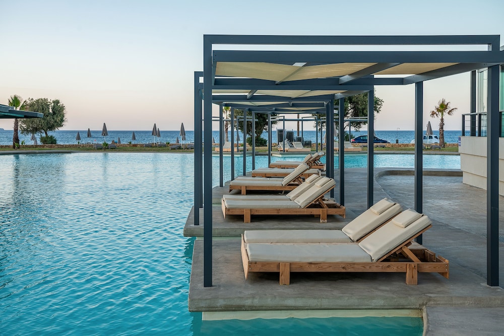 Galini Palace Resort Hotel - All Inclusive — Swimming pool in Platanias