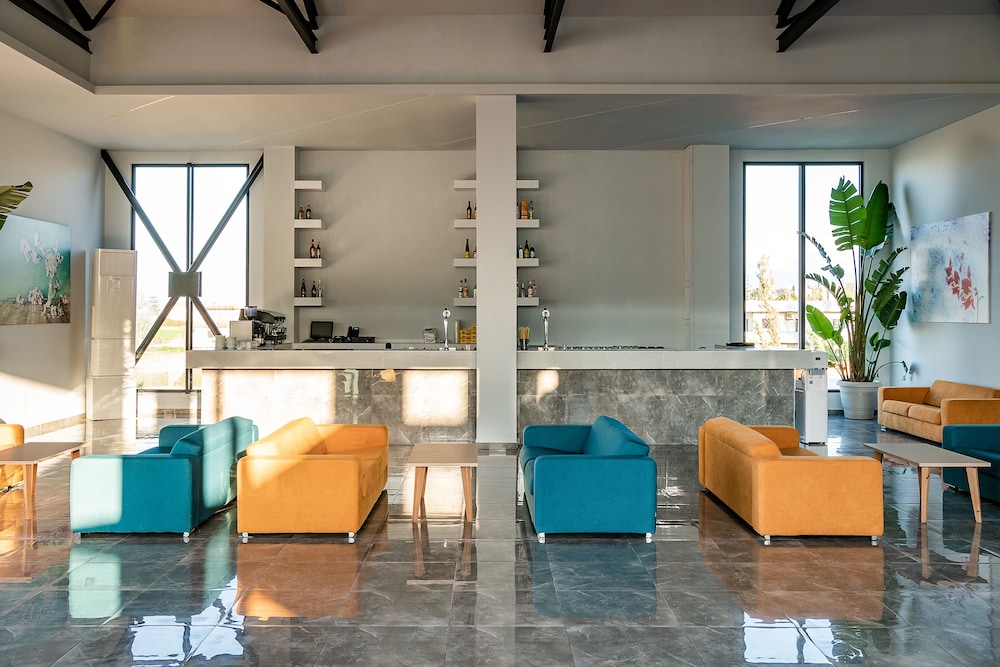 Galini Palace Resort Hotel - All Inclusive — Hotel building in Platanias