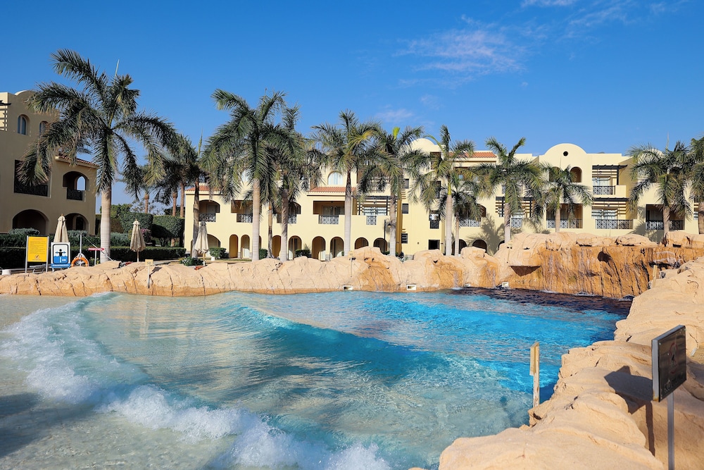 Stella Gardens Resort Makadi Bay - 24HRS All inclusive — Swimming pool in Makadi Bay, Red Sea