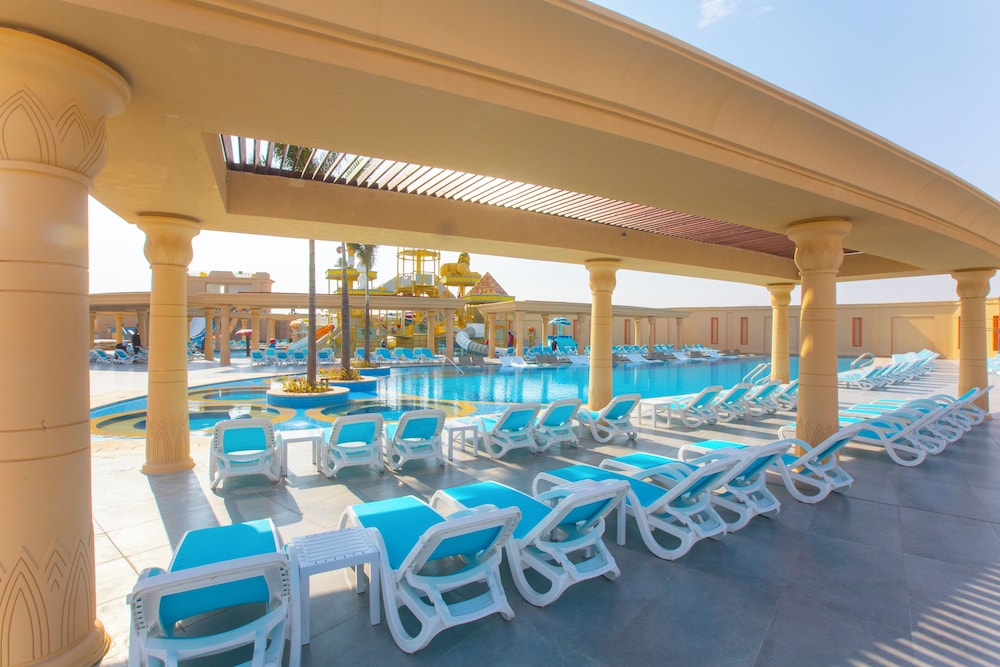 Stella Gardens Resort Makadi Bay - 24HRS All inclusive — Swimming pool in Makadi Bay, Red Sea