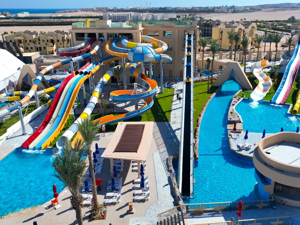 Stella Gardens Resort Makadi Bay - 24HRS All inclusive — Swimming pool in Makadi Bay, Red Sea