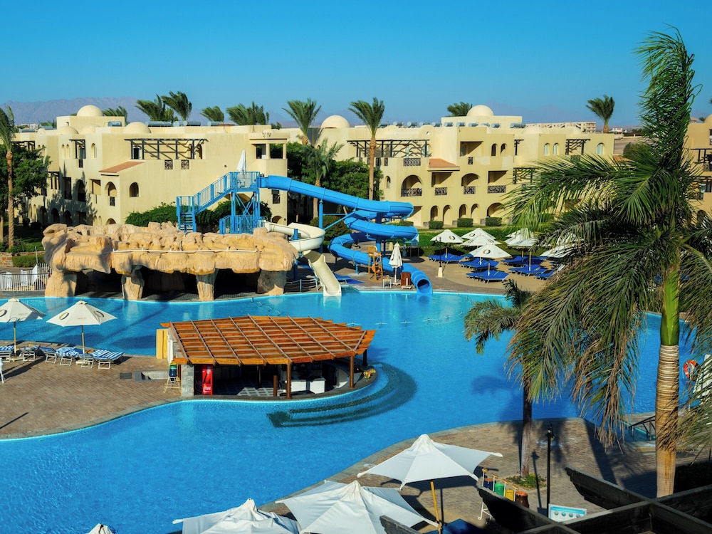 Stella Gardens Resort Makadi Bay - 24HRS All inclusive — Swimming pool in Makadi Bay, Red Sea