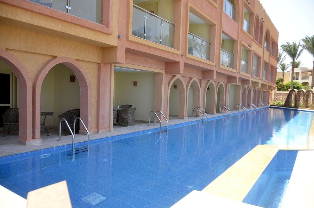 Edge Rotana Sea Beach — Swimming pool in Sharm El Sheikh, Red Sea