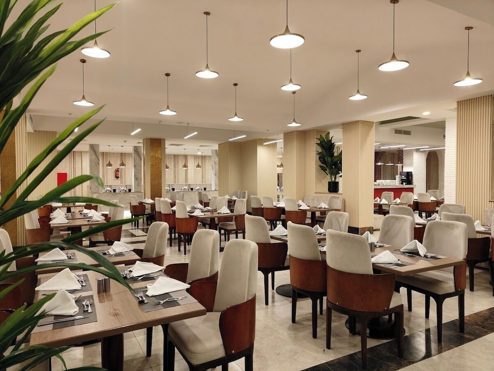 Edge Rotana Sea Beach — Restaurant & bars in Sharm El Sheikh, Red Sea
