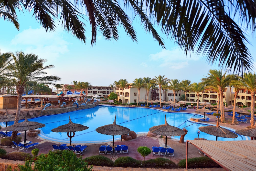Edge Rotana Sea Beach — Swimming pool in Sharm El Sheikh, Red Sea