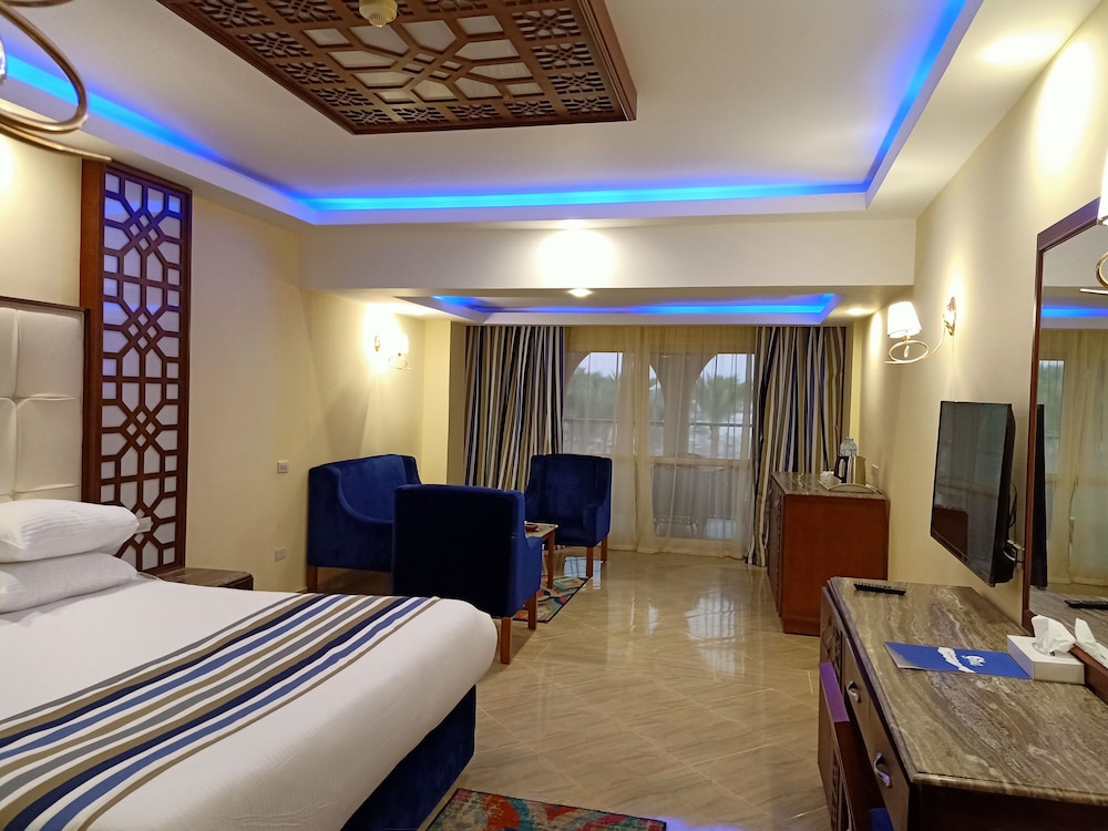 Edge Rotana Sea Beach — Hotel rooms in Sharm El Sheikh, Red Sea