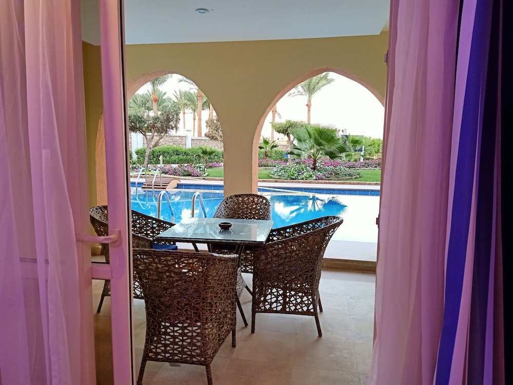Edge Rotana Sea Beach — Swimming pool in Sharm El Sheikh, Red Sea