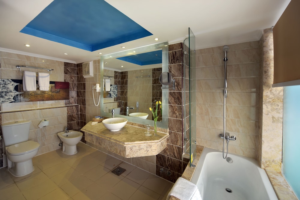 Edge Rotana Sea Beach — Hotel rooms in Sharm El Sheikh, Red Sea