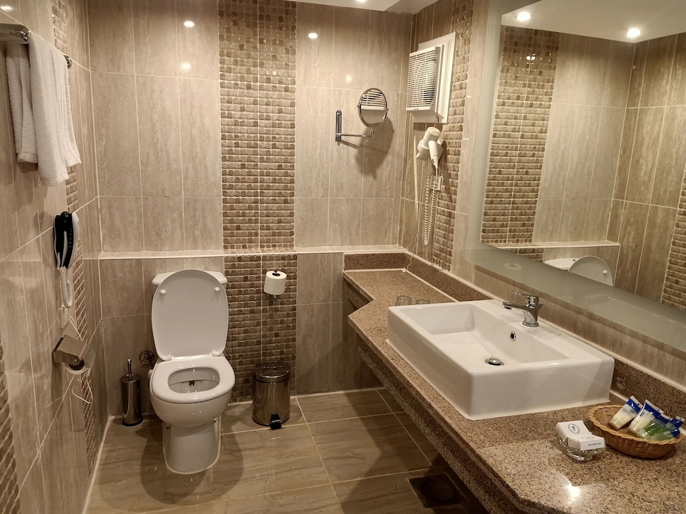 Edge Rotana Sea Beach — Hotel rooms in Sharm El Sheikh, Red Sea