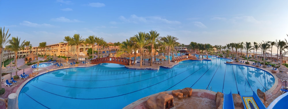 Edge Rotana Sea Beach — Swimming pool in Sharm El Sheikh, Red Sea