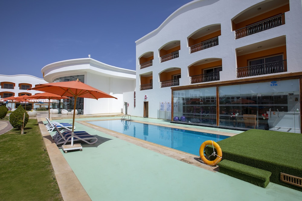 Naama Waves Hotel — Swimming pool in Sharm El Sheikh, Red Sea