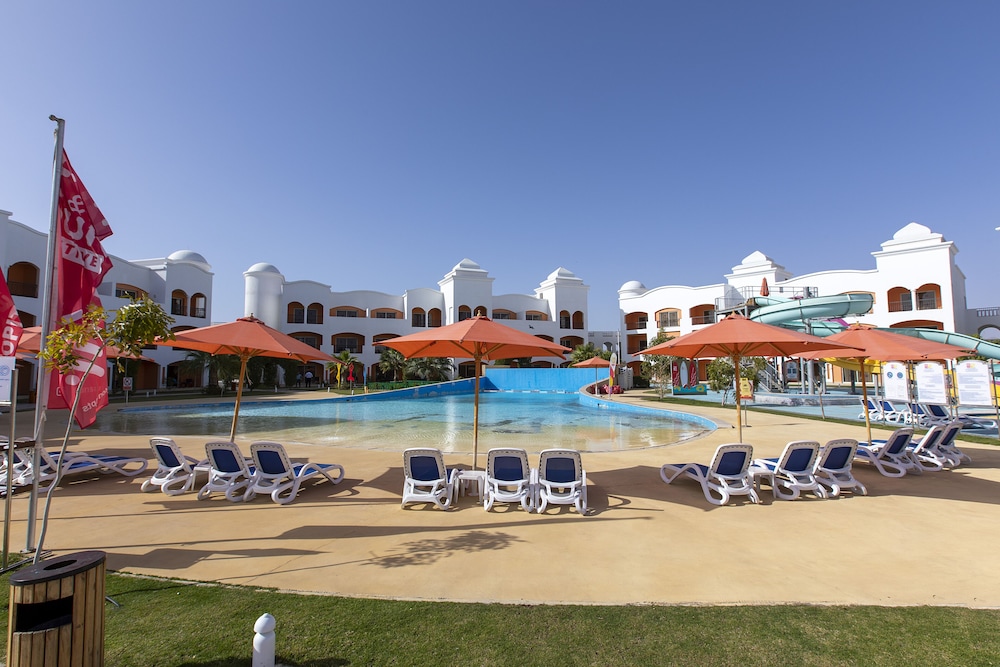Naama Waves Hotel — Swimming pool in Sharm El Sheikh, Red Sea