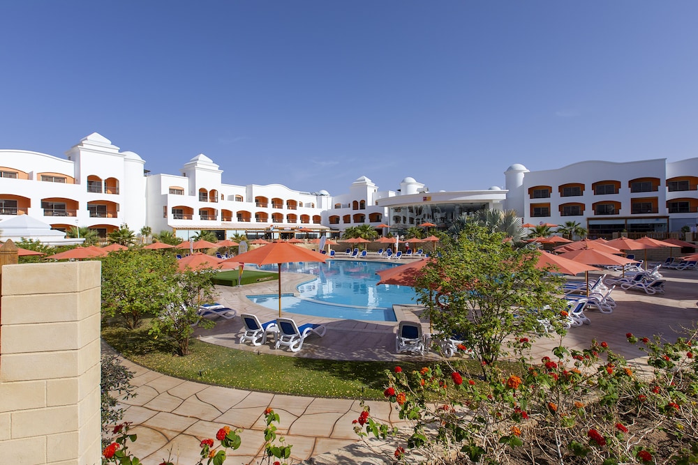 Naama Waves Hotel — Swimming pool in Sharm El Sheikh, Red Sea