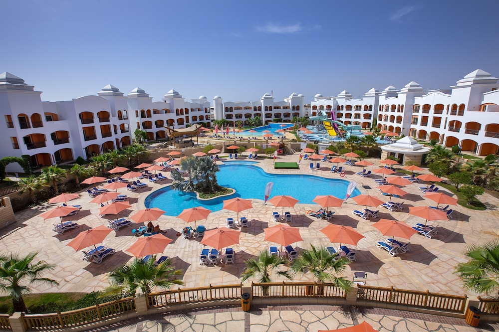 Naama Waves Hotel — Swimming pool in Sharm El Sheikh, Red Sea