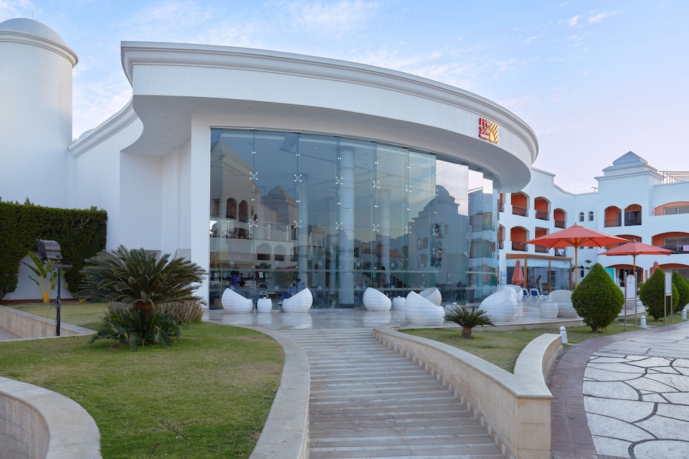 Naama Waves Hotel — Hotel building in Sharm El Sheikh, Red Sea
