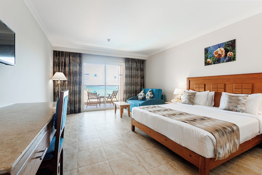 SUNRISE Solara Aqua park Resort — Hotel rooms in Hurghada, Red Sea