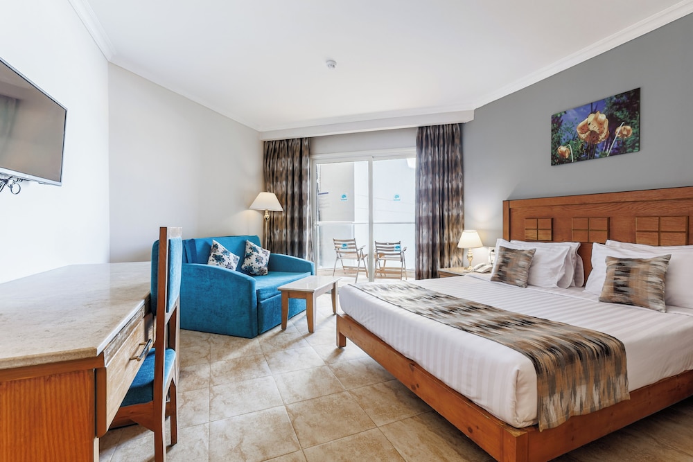SUNRISE Solara Aqua park Resort — Hotel rooms in Hurghada, Red Sea