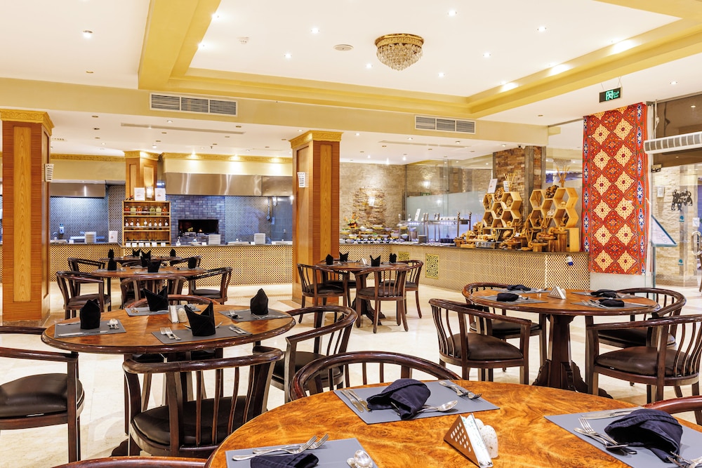 SUNRISE Solara Aqua park Resort — Restaurant & bars in Hurghada, Red Sea