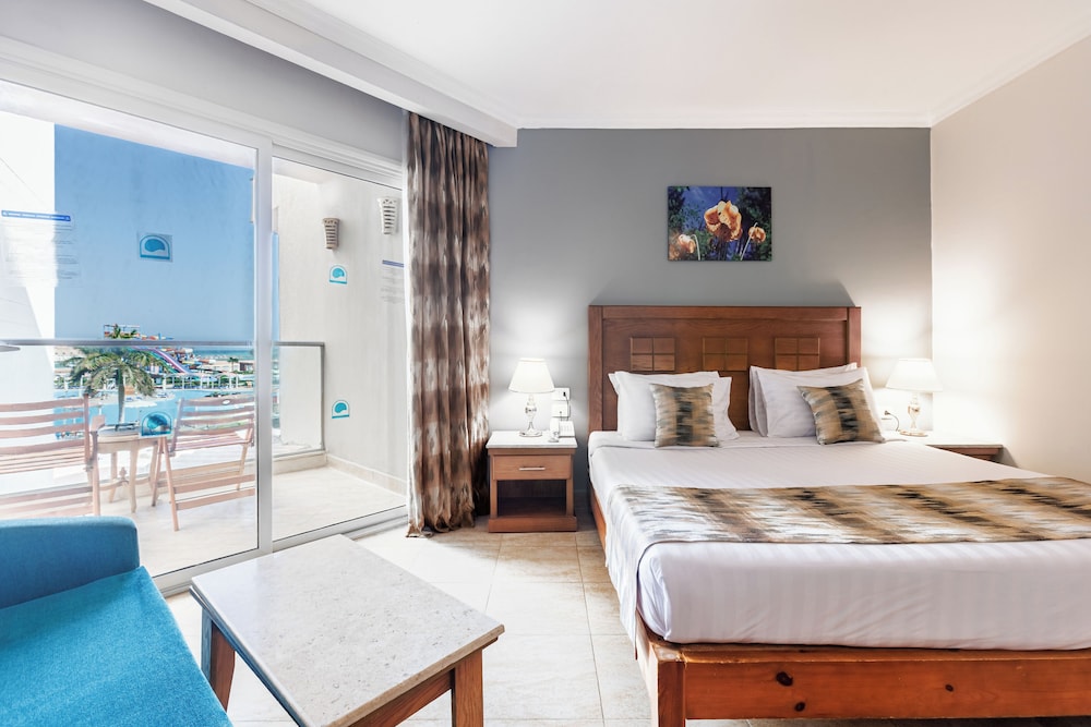 SUNRISE Solara Aqua park Resort — Hotel rooms in Hurghada, Red Sea