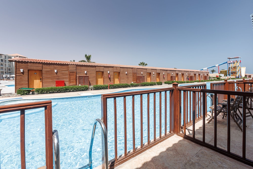 SUNRISE Solara Aqua park Resort — Swimming pool in Hurghada, Red Sea