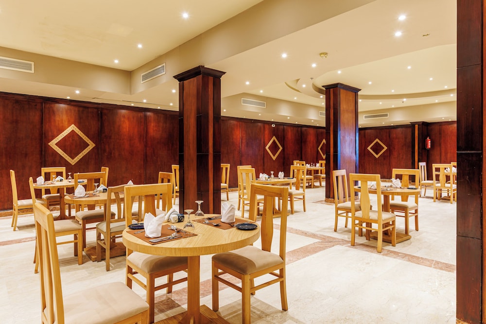 SUNRISE Solara Aqua park Resort — Restaurant & bars in Hurghada, Red Sea
