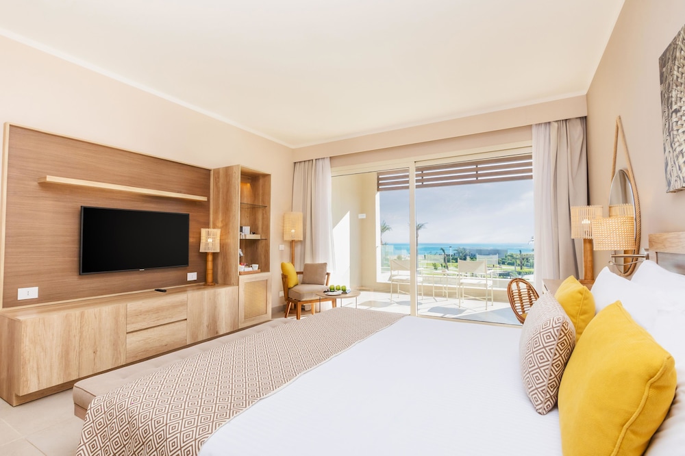 Steigenberger Resort Ras Soma — Hotel rooms in Soma Bay, Red Sea