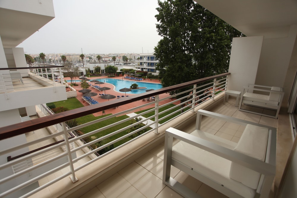 Marina Club Suite Hotel — Swimming pool in Lagos, Faro