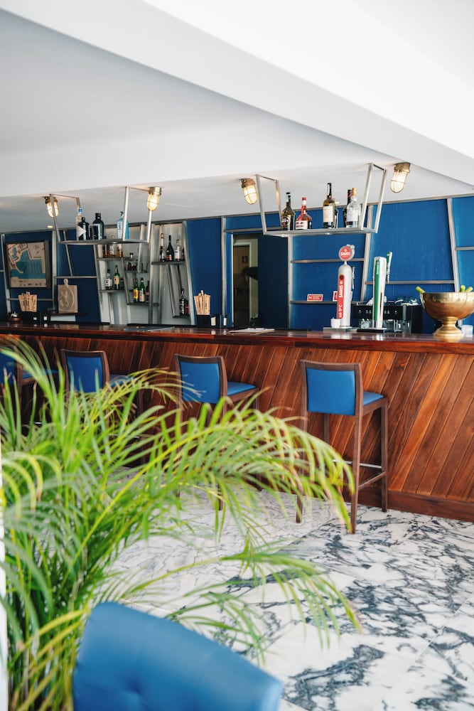 Marina Club Suite Hotel — Restaurant & bars in Lagos, Faro