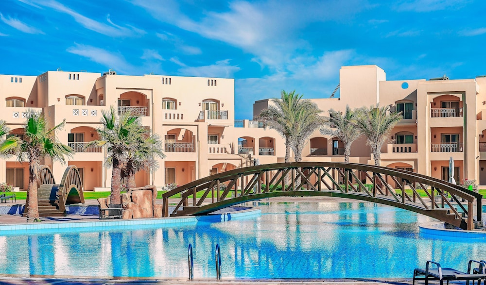 Sataya Resort Marsa Alam — Swimming pool in Marsa Alam, Red Sea
