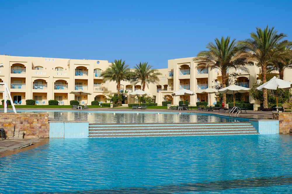 Sataya Resort Marsa Alam — Swimming pool in Marsa Alam, Red Sea