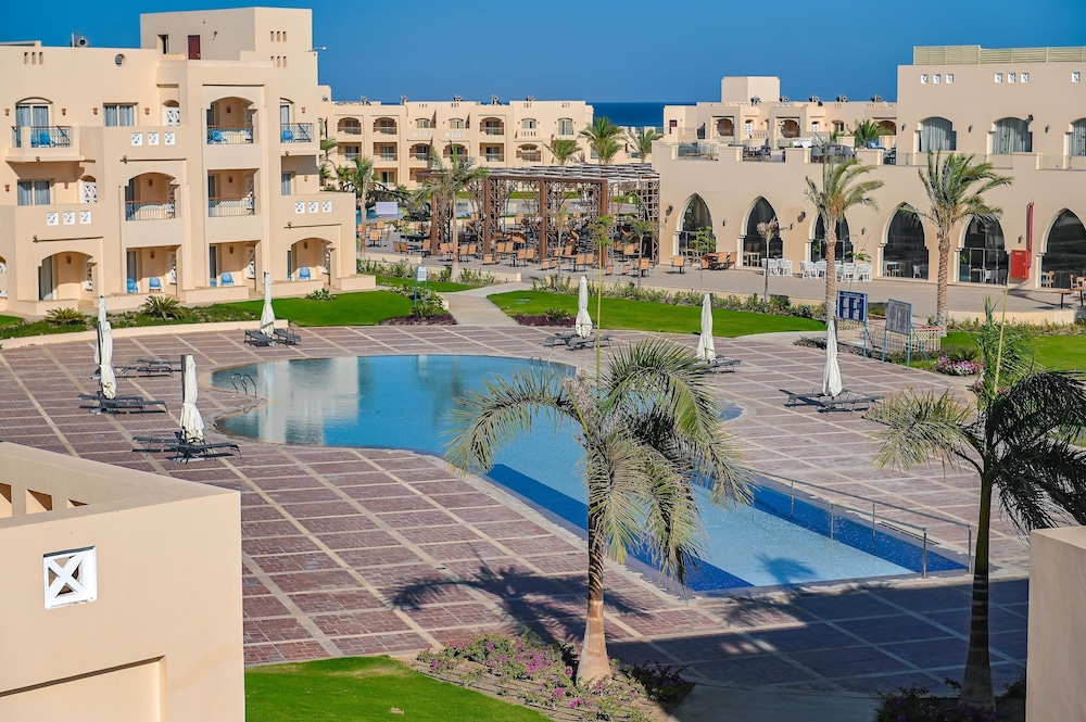 Sataya Resort Marsa Alam — Swimming pool in Marsa Alam, Red Sea