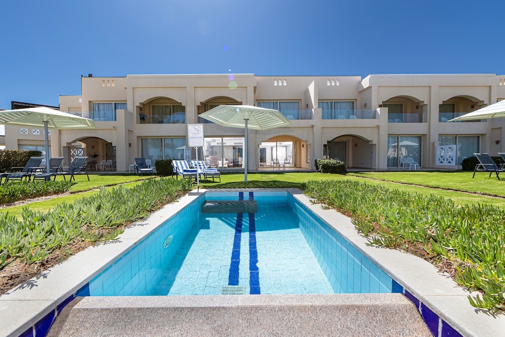 Sataya Resort Marsa Alam — Hotel building in Marsa Alam, Red Sea