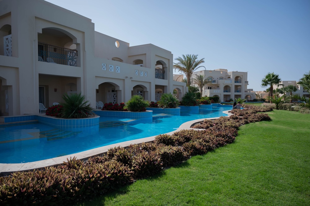 Sataya Resort Marsa Alam — Hotel building in Marsa Alam, Red Sea