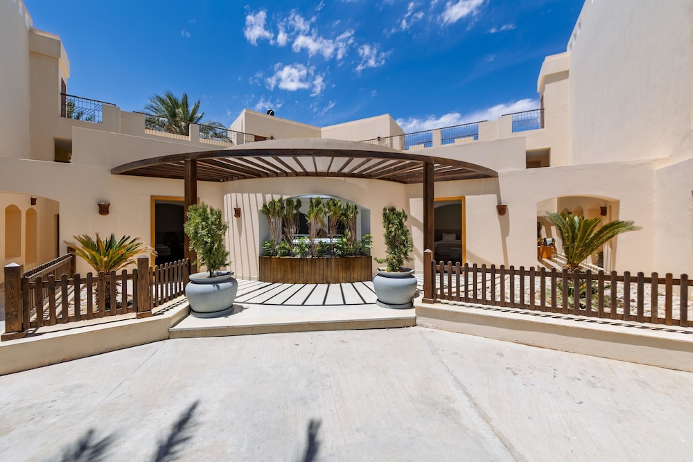 Sataya Resort Marsa Alam — Hotel building in Marsa Alam, Red Sea
