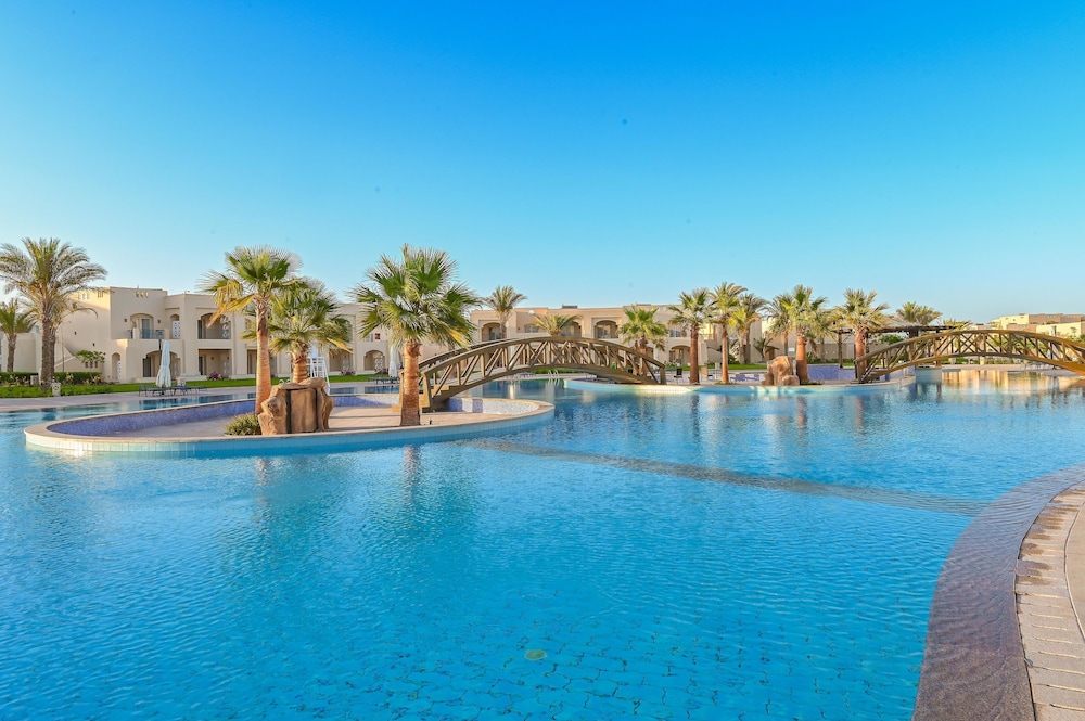 Sataya Resort Marsa Alam — Swimming pool in Marsa Alam, Red Sea