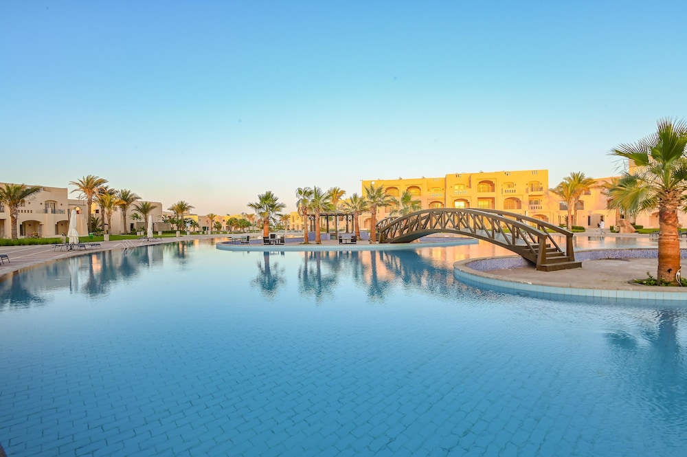 Sataya Resort Marsa Alam — Swimming pool in Marsa Alam, Red Sea