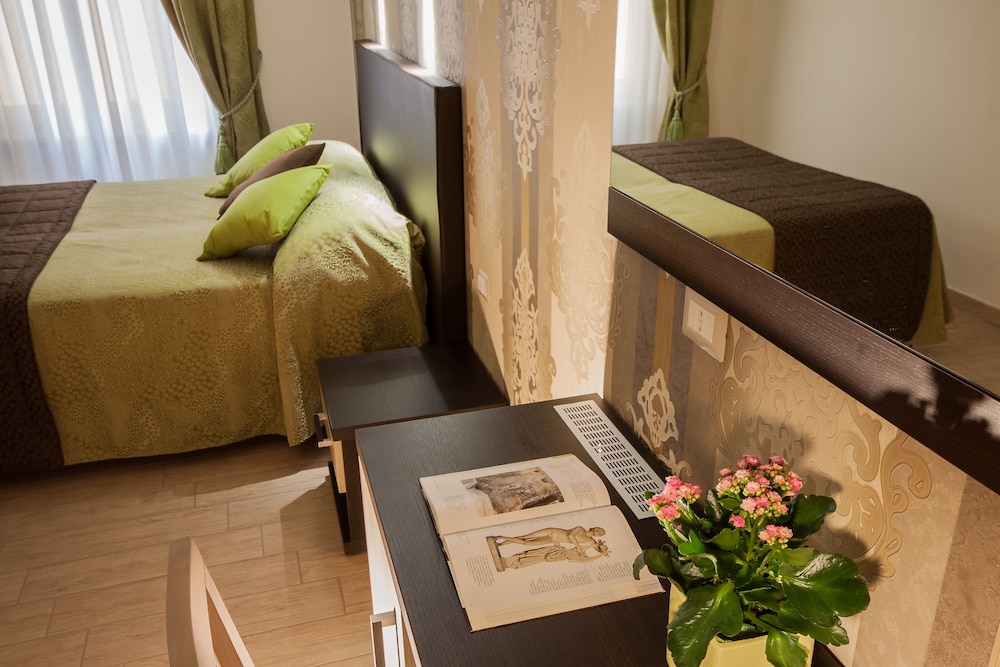 Rome King Suite — Hotel rooms in Rome, Lazio