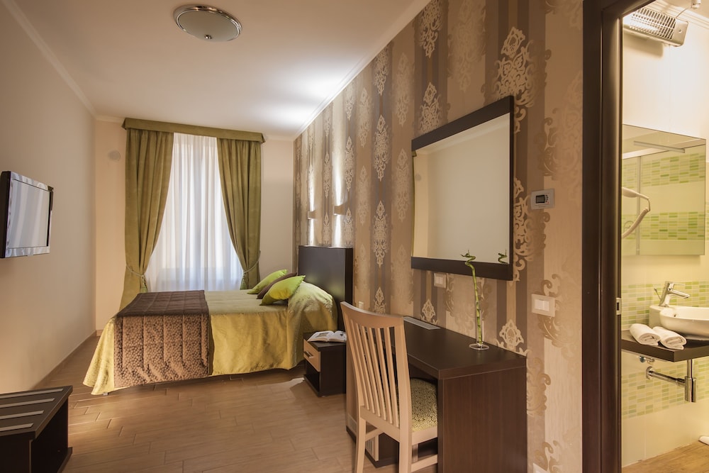 Rome King Suite — Hotel rooms in Rome, Lazio